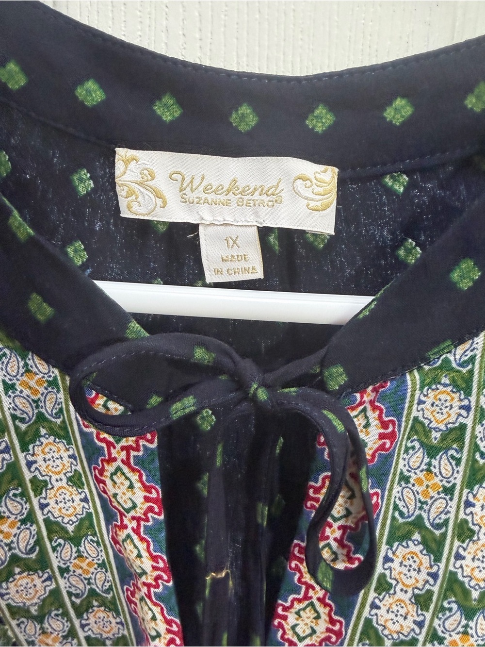 Suzanne Betro Black Sleeveless Tunic with Green and Multicolor Border - Picture 2 of 4